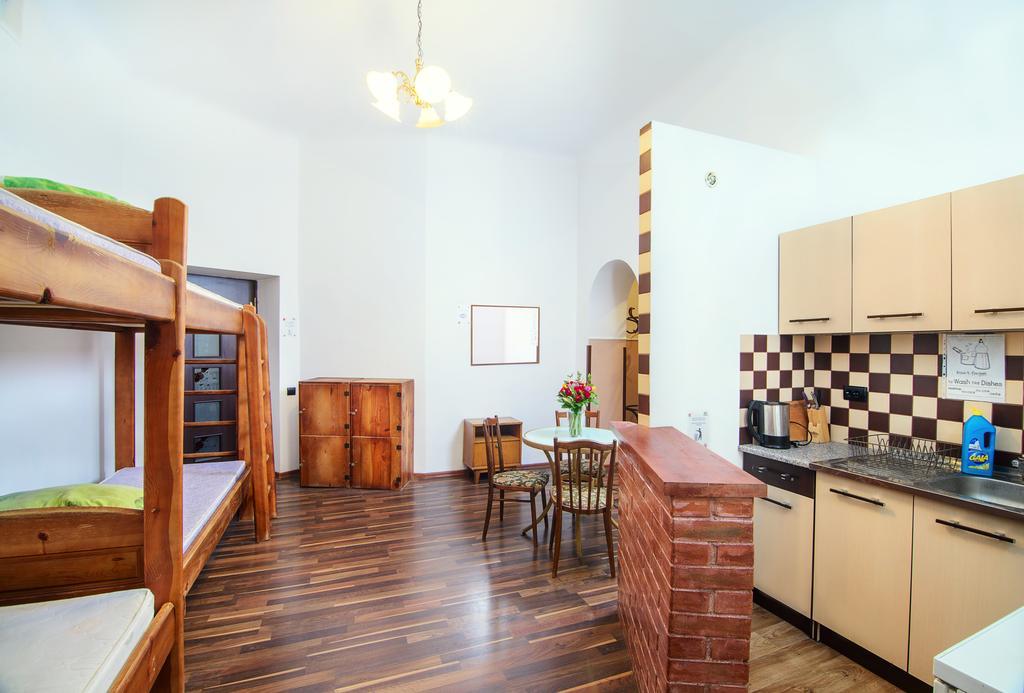 לבוב Hollywood Home Hostel חדר תמונה