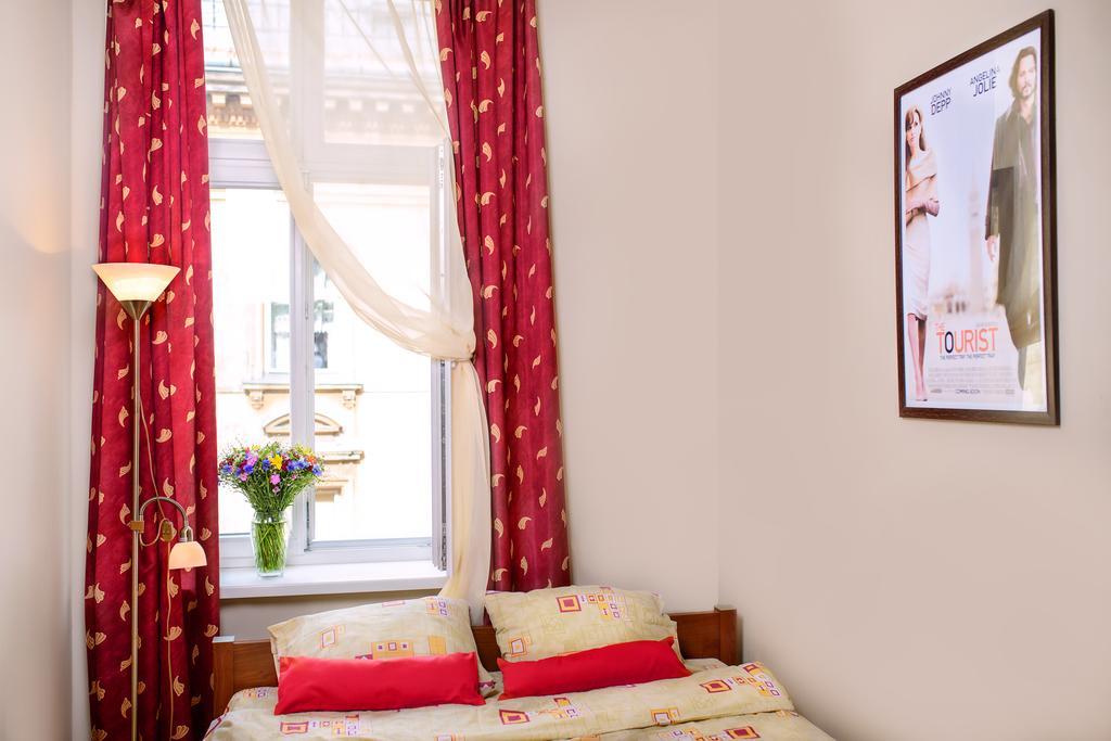 לבוב Hollywood Home Hostel חדר תמונה